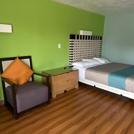 Country Yard Inn And Suites Sikeston Dış mekan fotoğraf