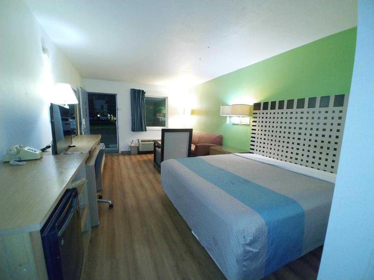 Country Yard Inn And Suites Sikeston Dış mekan fotoğraf
