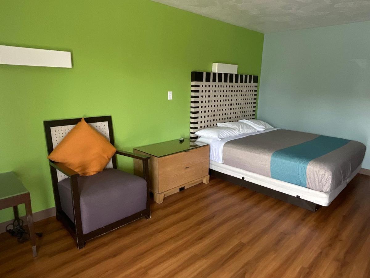 Country Yard Inn And Suites Sikeston Dış mekan fotoğraf