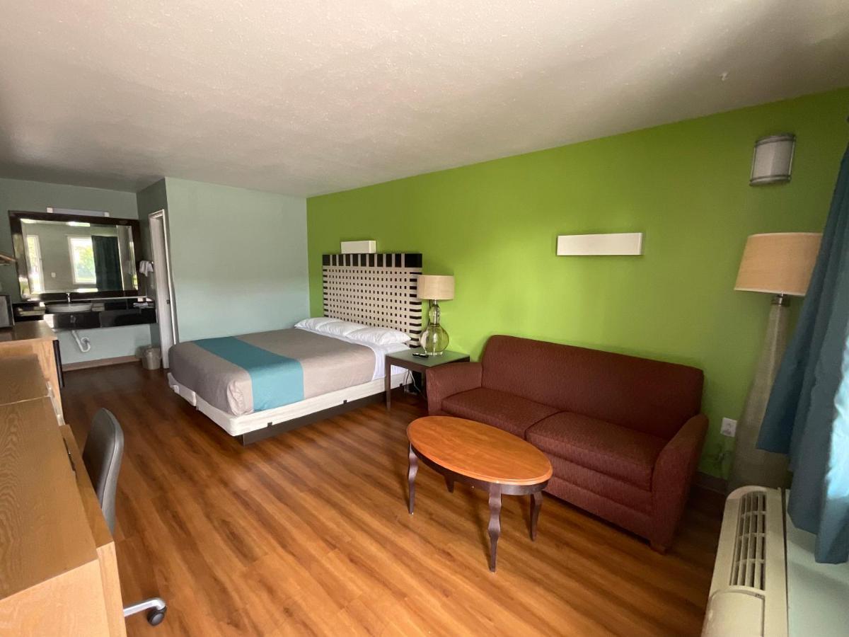 Country Yard Inn And Suites Sikeston Dış mekan fotoğraf