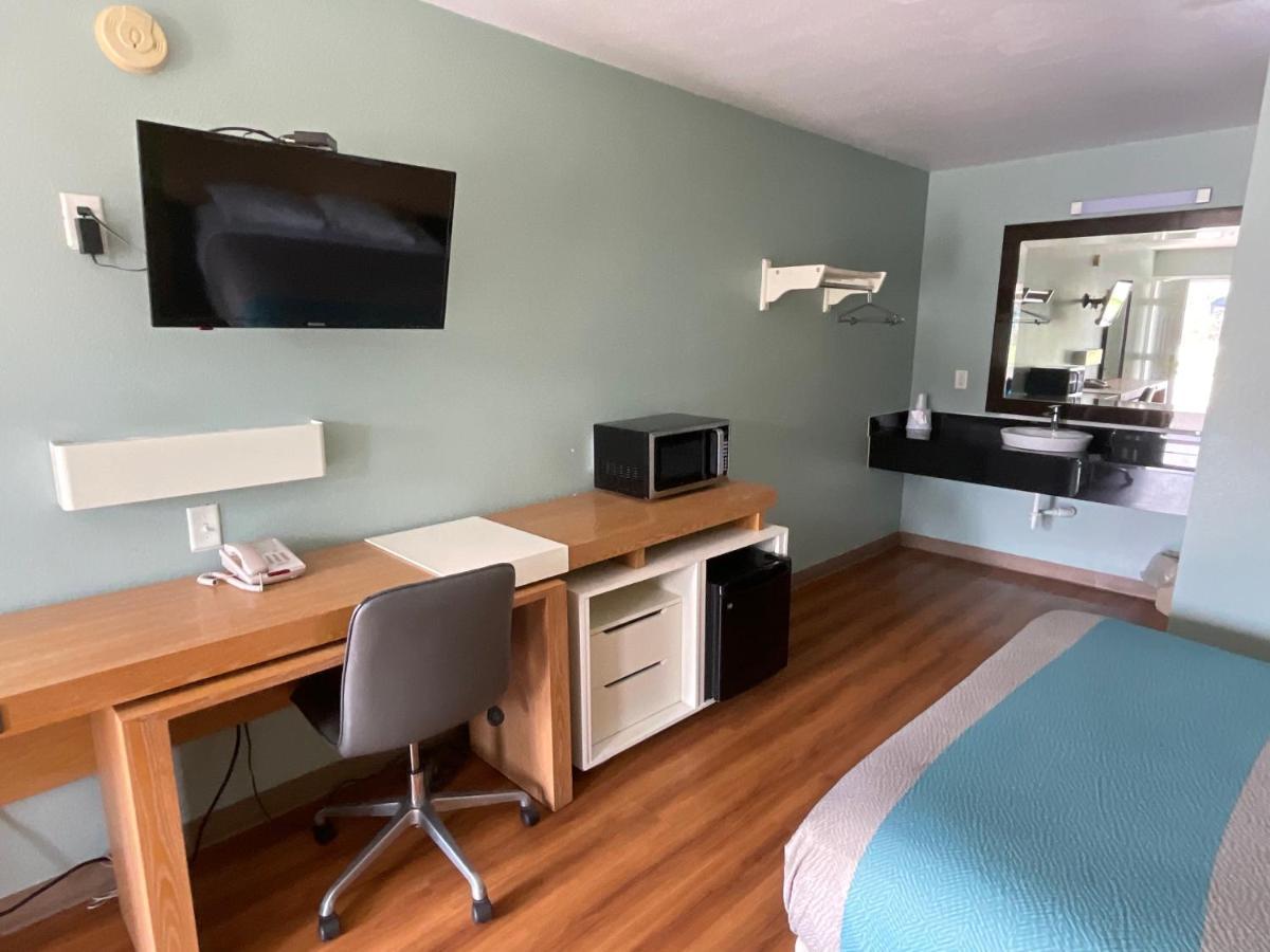 Country Yard Inn And Suites Sikeston Dış mekan fotoğraf