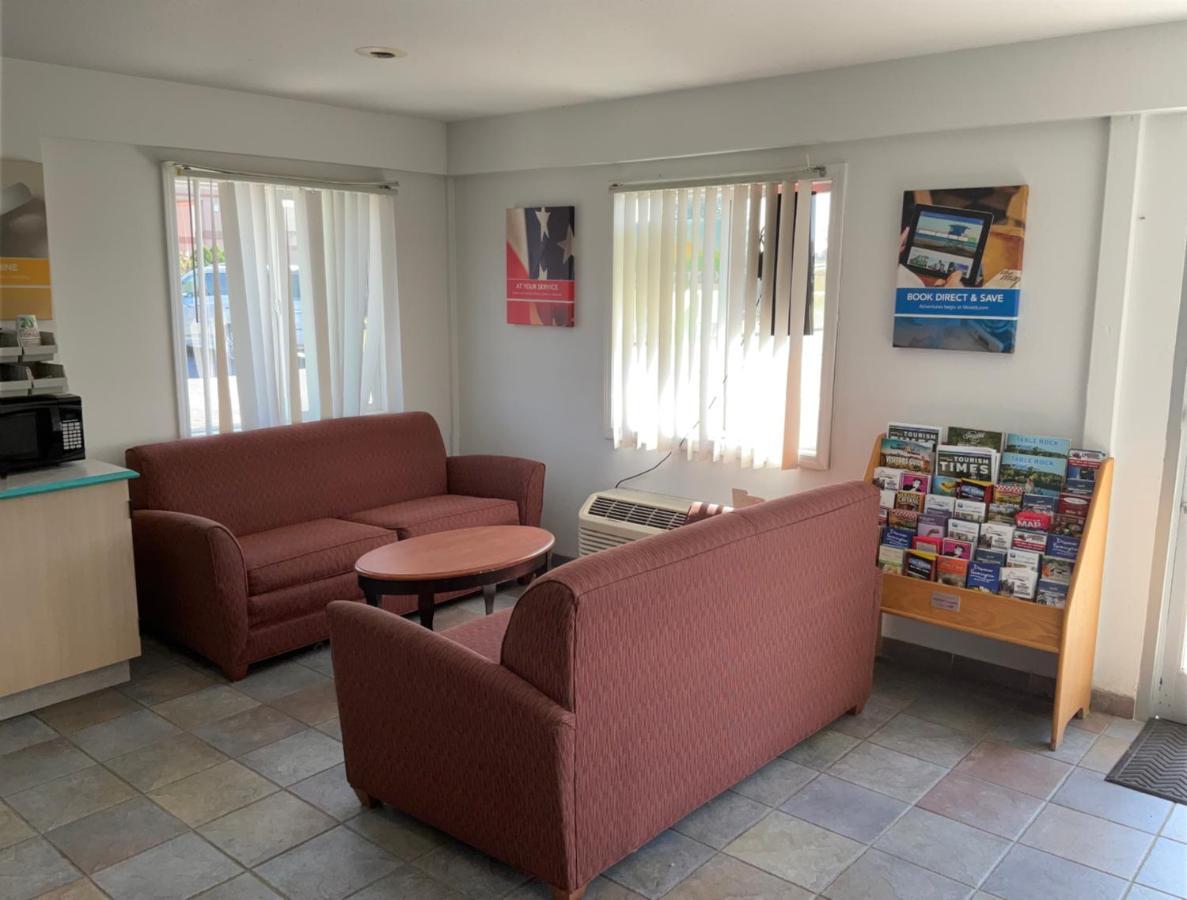 Country Yard Inn And Suites Sikeston Dış mekan fotoğraf