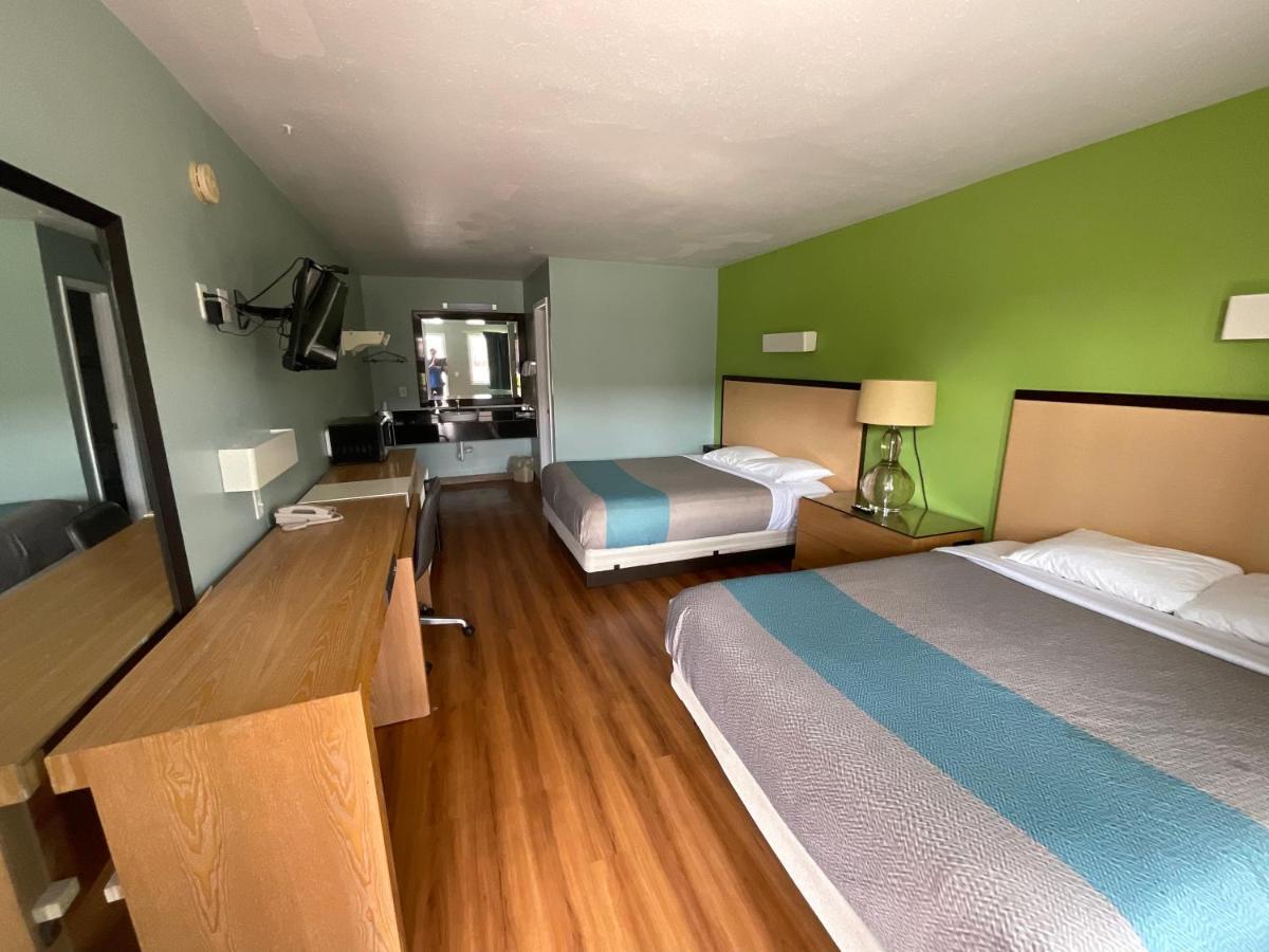Country Yard Inn And Suites Sikeston Dış mekan fotoğraf