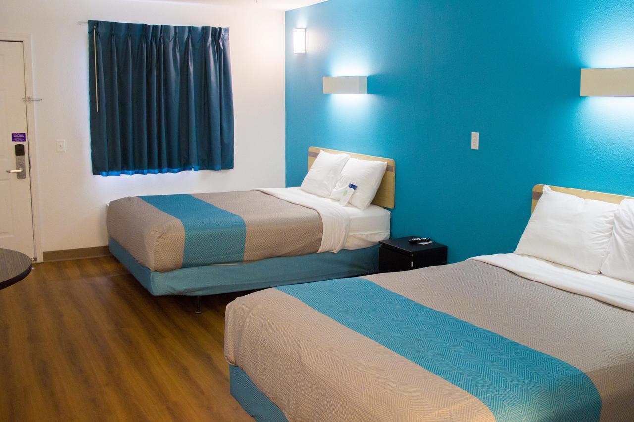 Country Yard Inn And Suites Sikeston Dış mekan fotoğraf