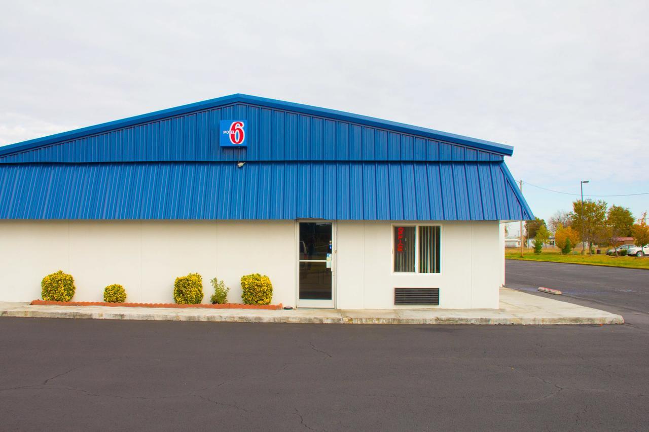 Country Yard Inn And Suites Sikeston Dış mekan fotoğraf