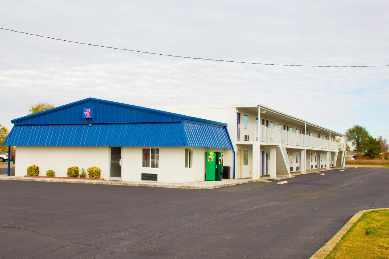 Country Yard Inn And Suites Sikeston Dış mekan fotoğraf