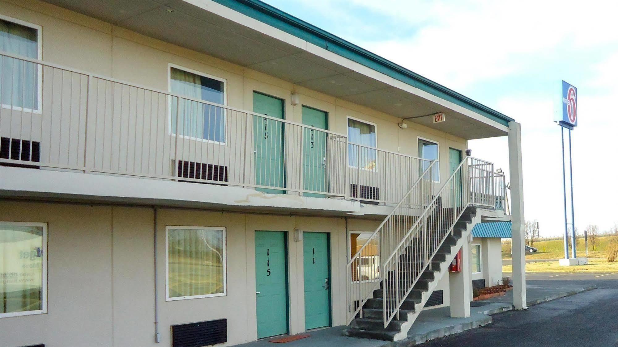 Country Yard Inn And Suites Sikeston Dış mekan fotoğraf