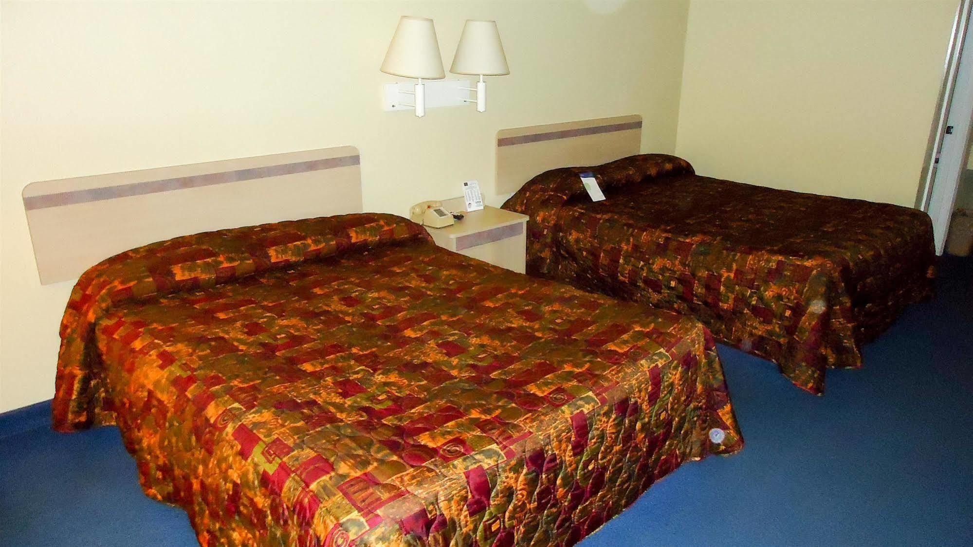 Country Yard Inn And Suites Sikeston Dış mekan fotoğraf