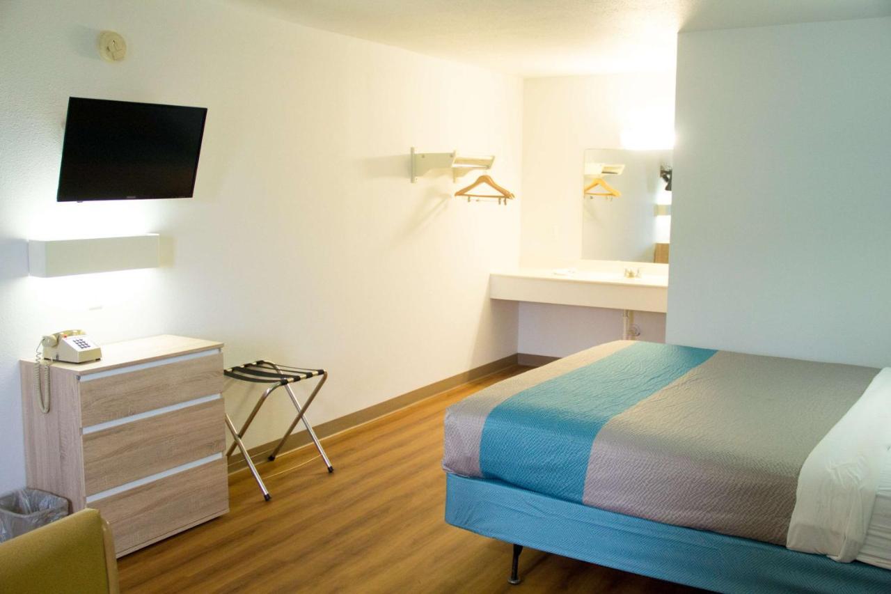 Country Yard Inn And Suites Sikeston Dış mekan fotoğraf