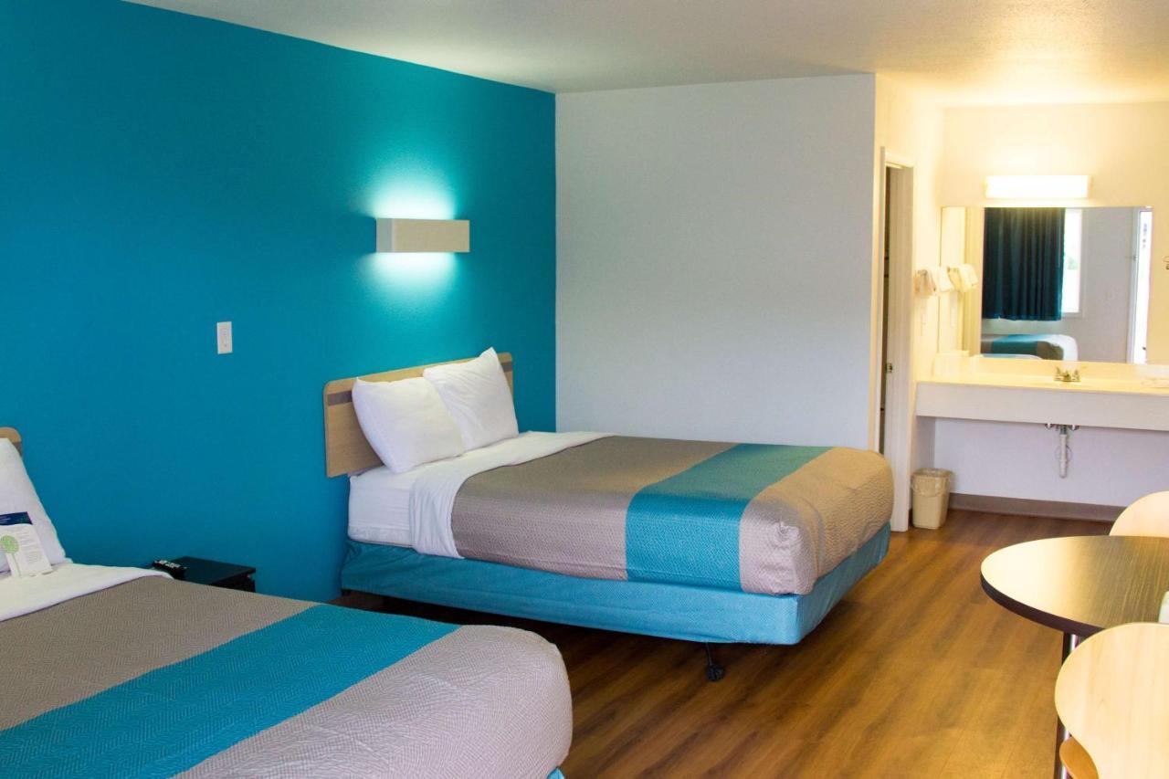 Country Yard Inn And Suites Sikeston Dış mekan fotoğraf